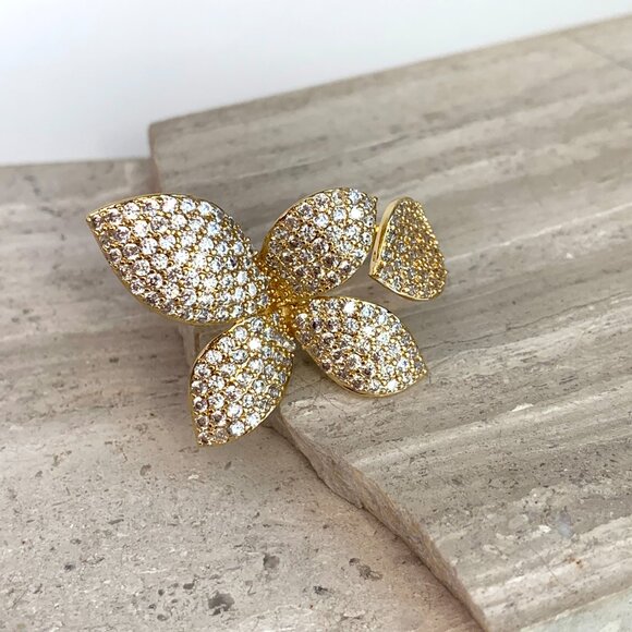 NEW ~ Anthropologie Adina Eden Fancy Flower Petal Gold Ring — Adjustable band - Picture 9 of 16